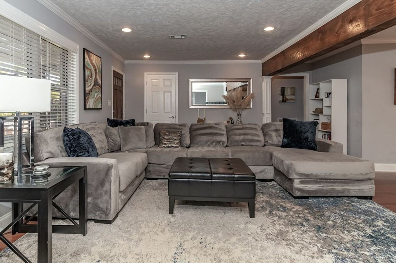 1106 Oakdale Rd - Photo 3 of 32