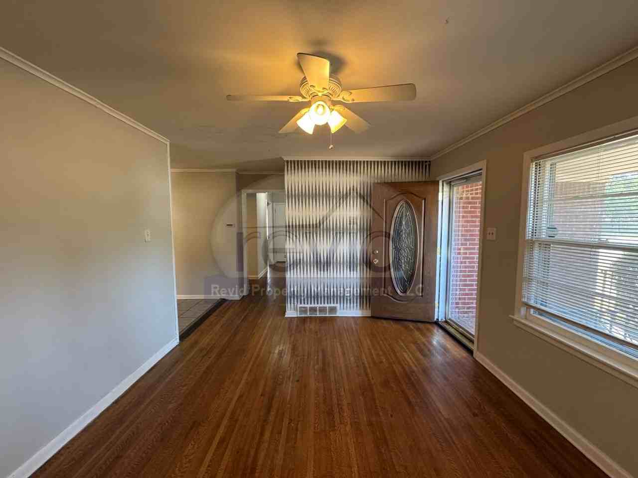 4870 Parkside Ave - Photo 3 of 21