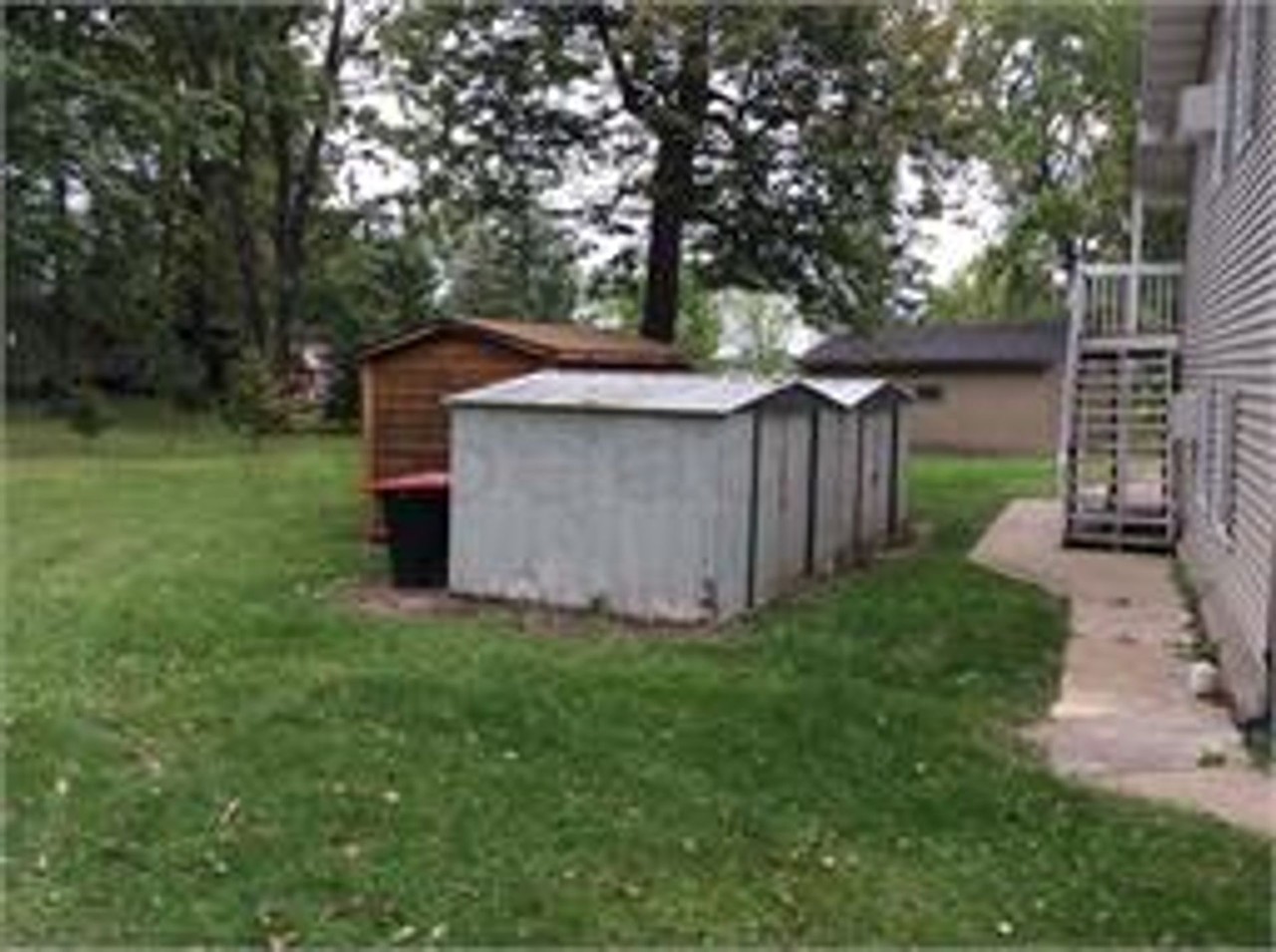 607 Chinook Ave SW - Photo 3 of 4
