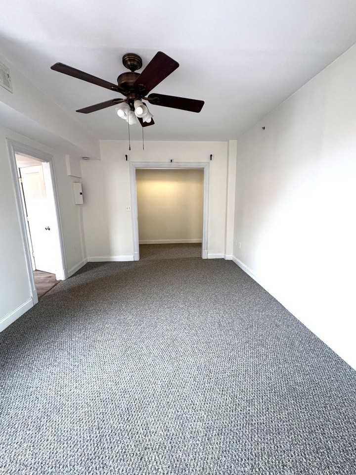 1858 California St Nw #43 - Photo 4 of 14