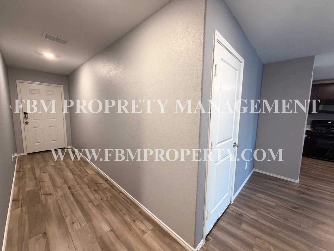1012 Lady Bird St - Photo 2 of 19