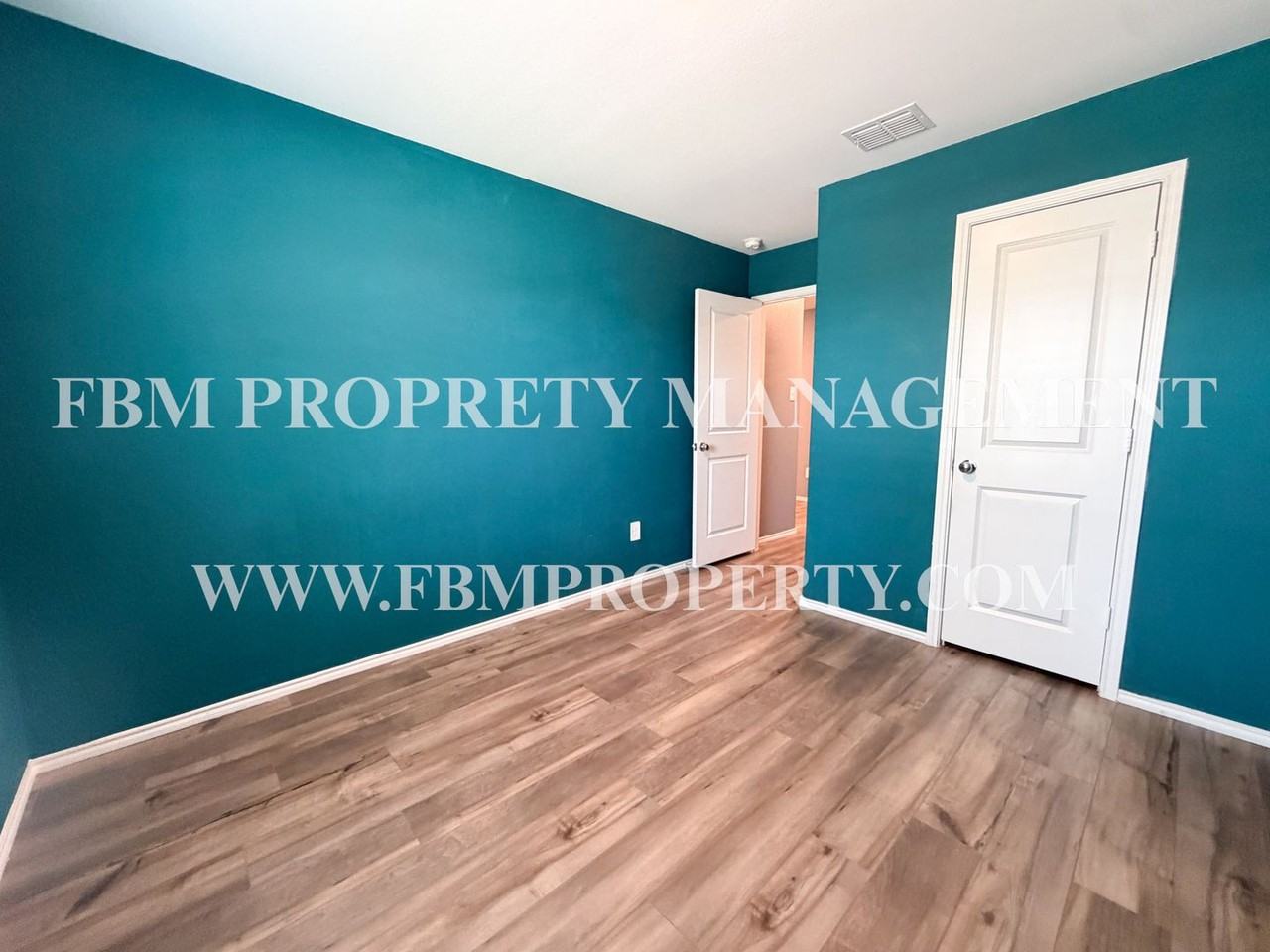 1012 Lady Bird St - Photo 4 of 19