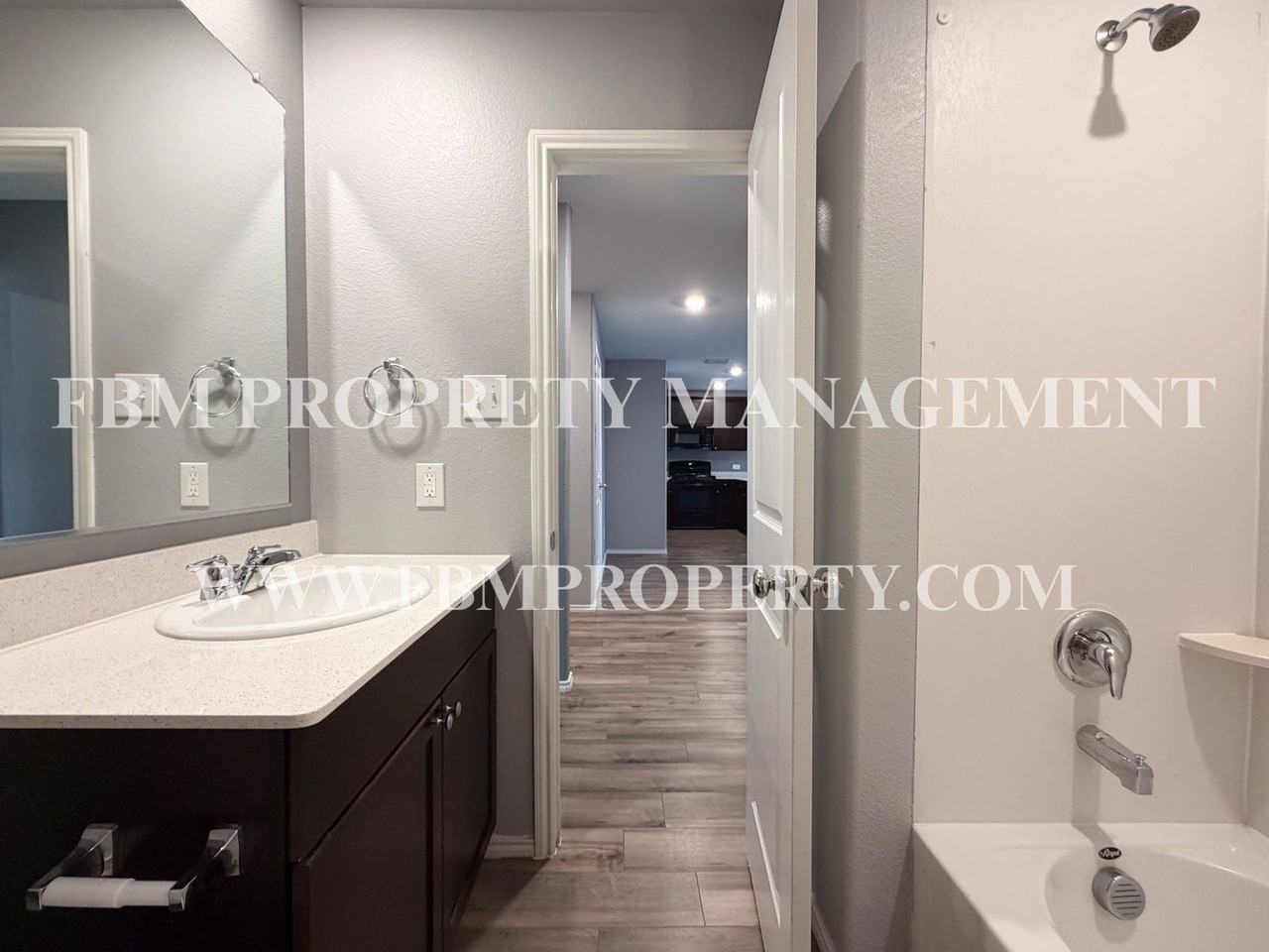 1012 Lady Bird St - Photo 5 of 19