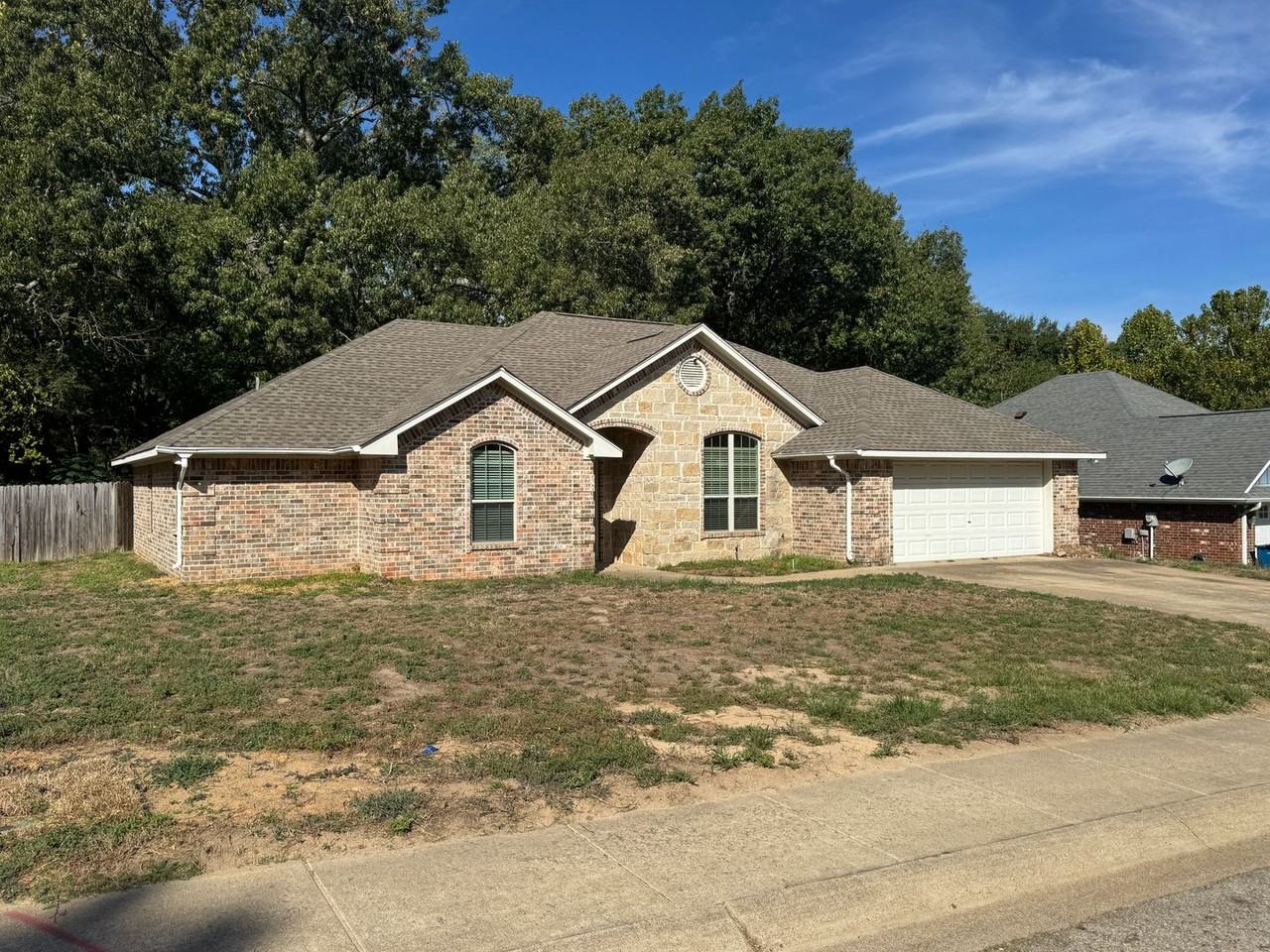 320 Rita Dr - Photo 2 of 32
