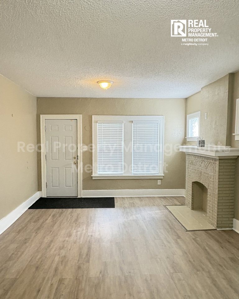 15859 Santa Rosa Dr - Photo 3 of 28