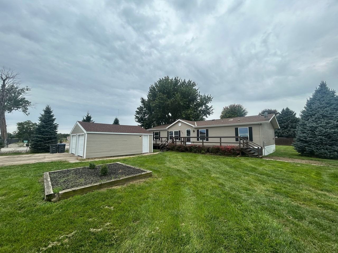 3501 Scott Dr - Photo 2 of 17
