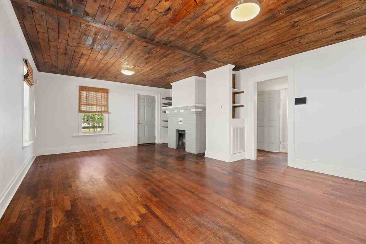 1908 Hart St - Photo 4 of 22