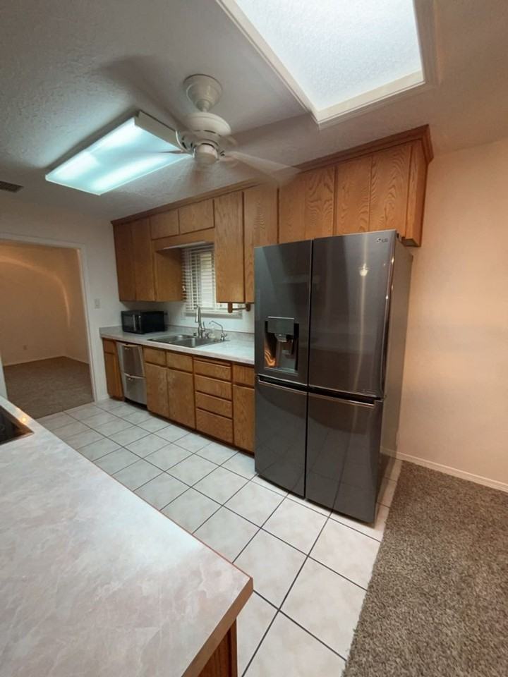 8908 Democracy Rd Ne - Photo 5 of 23