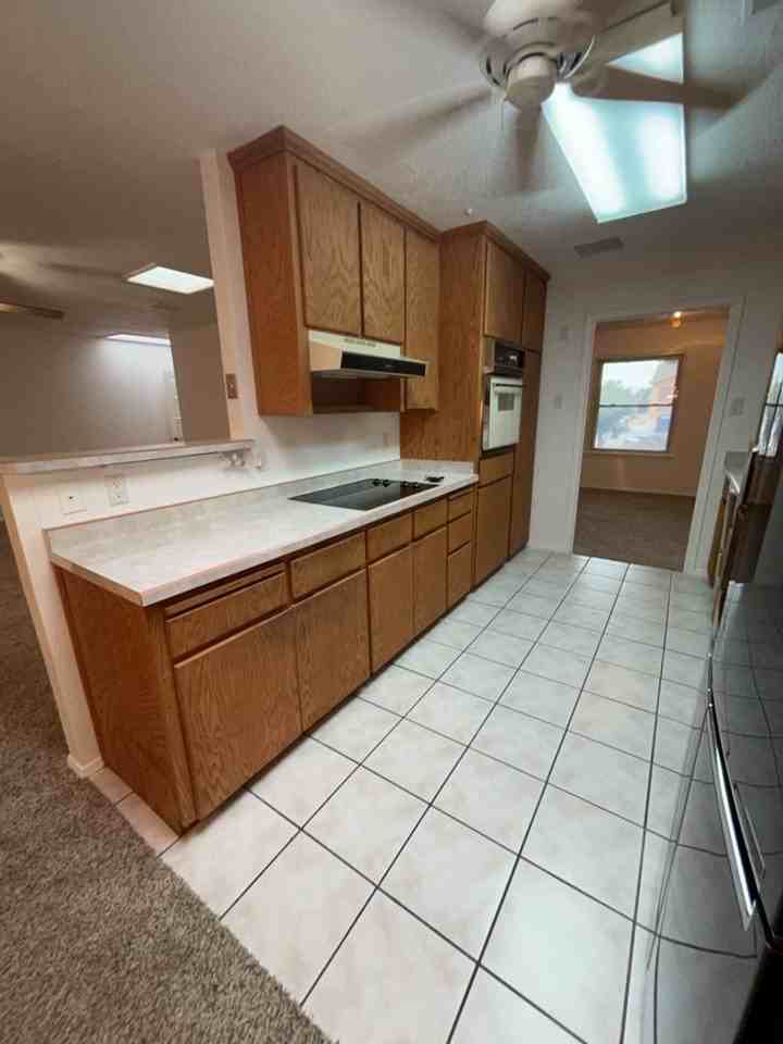 8908 Democracy Rd Ne - Photo 6 of 23