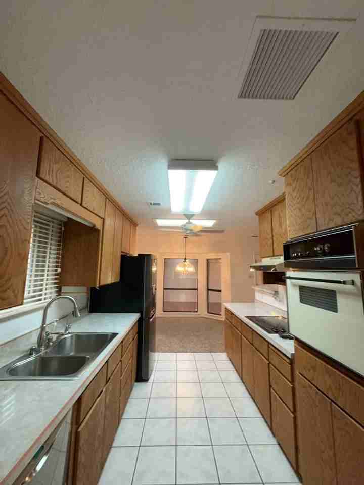 8908 Democracy Rd Ne - Photo 7 of 23