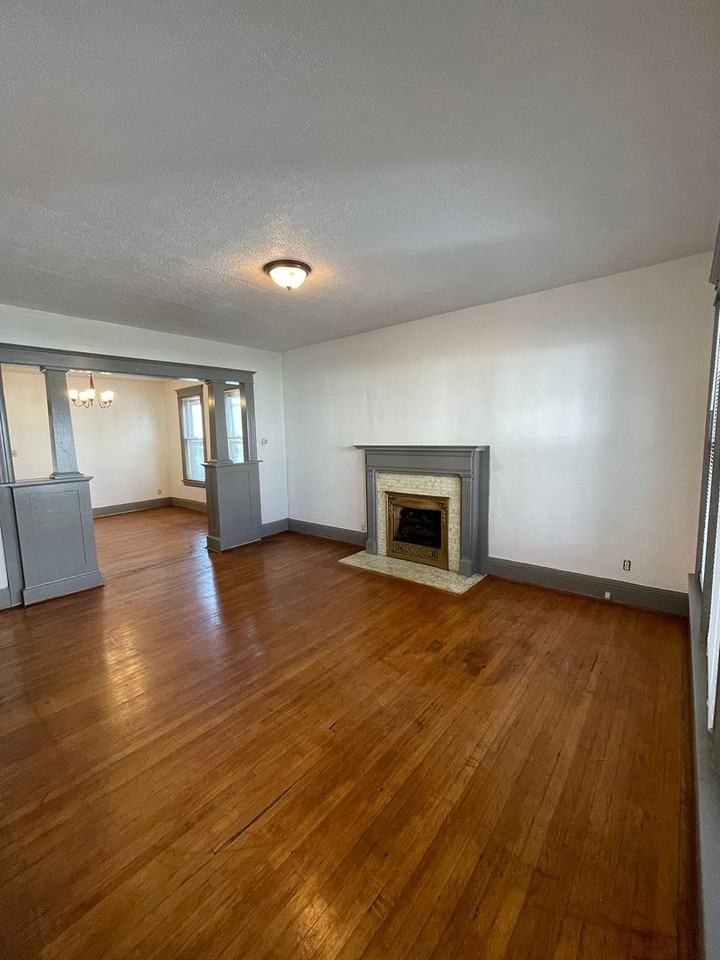 30 Kenyon Ct - Photo 2 of 8