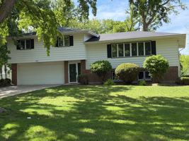 featured image of 1609 Gateway Dr
