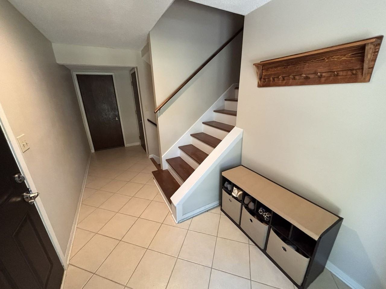 1609 Gateway Dr - Photo 5 of 16