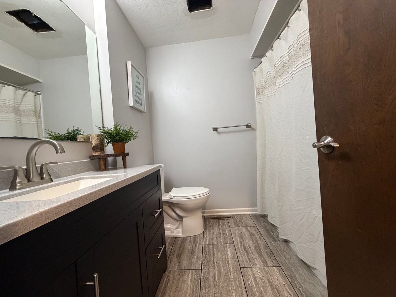 1609 Gateway Dr - Photo 6 of 16