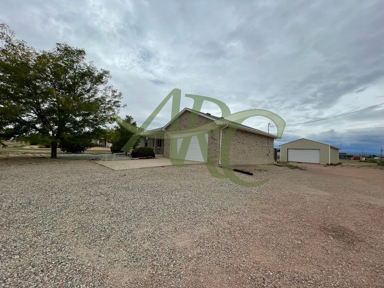 965 N Cimarron Dr - Photo 2 of 29