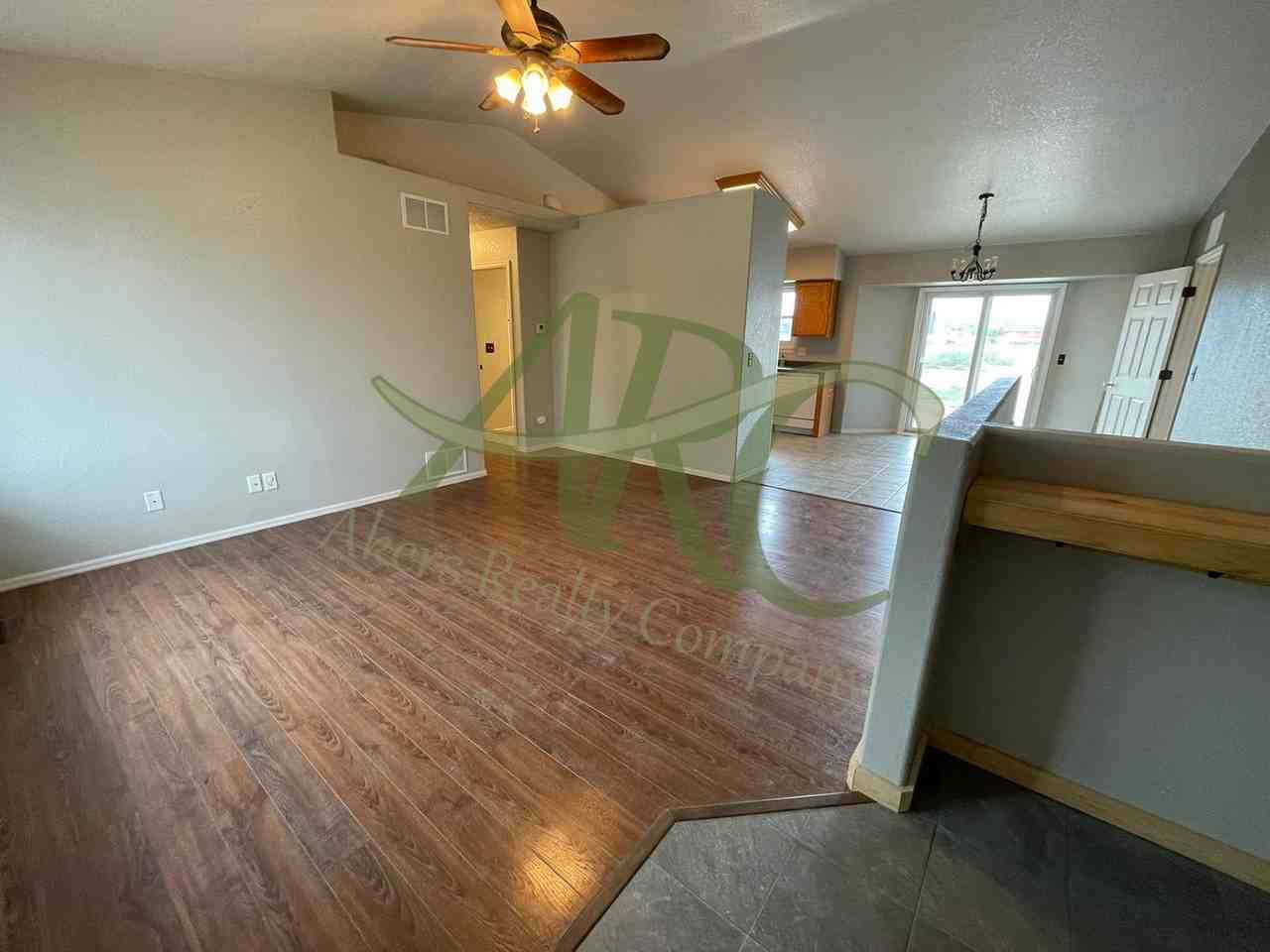 965 N Cimarron Dr - Photo 3 of 29