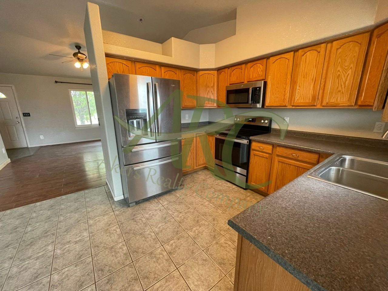 965 N Cimarron Dr - Photo 5 of 29