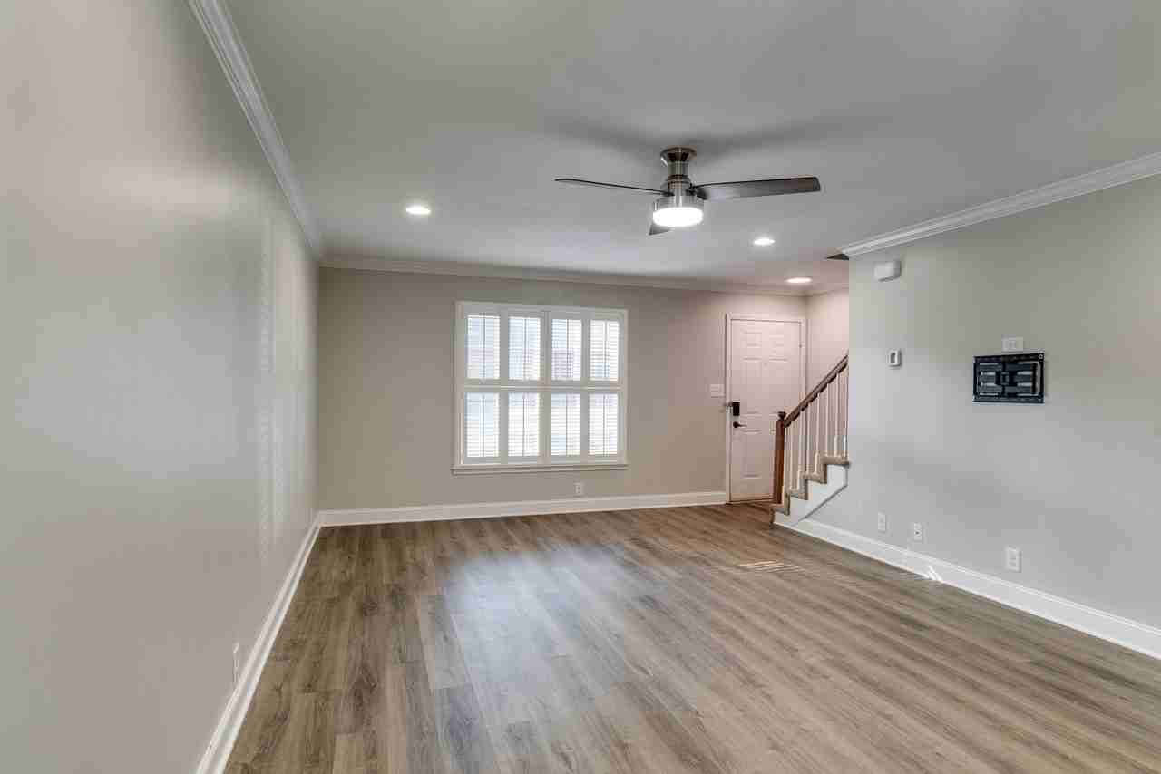 743 Kent Rd - Photo 7 of 29