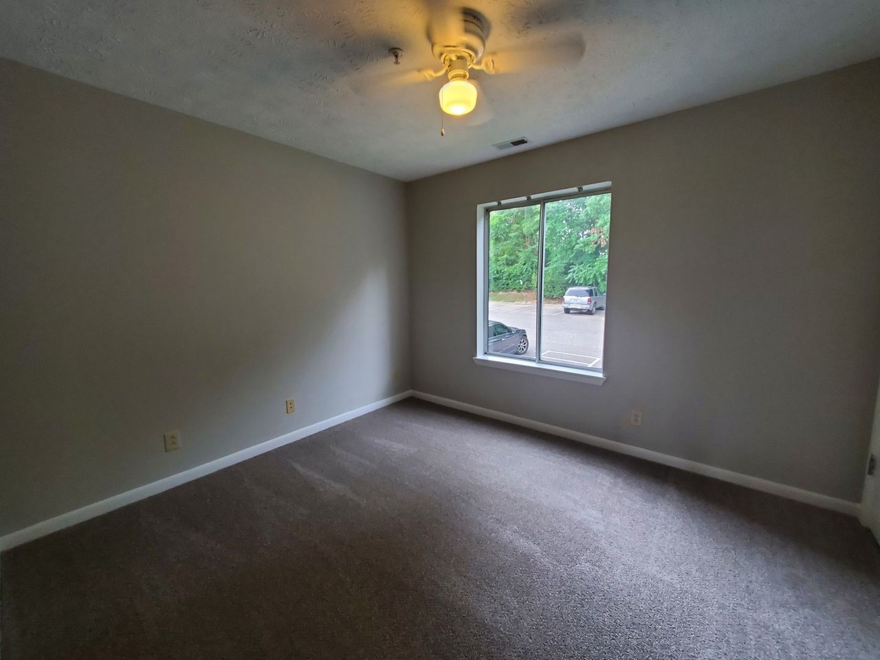 3392 Galleria Dr - Photo 4 of 27