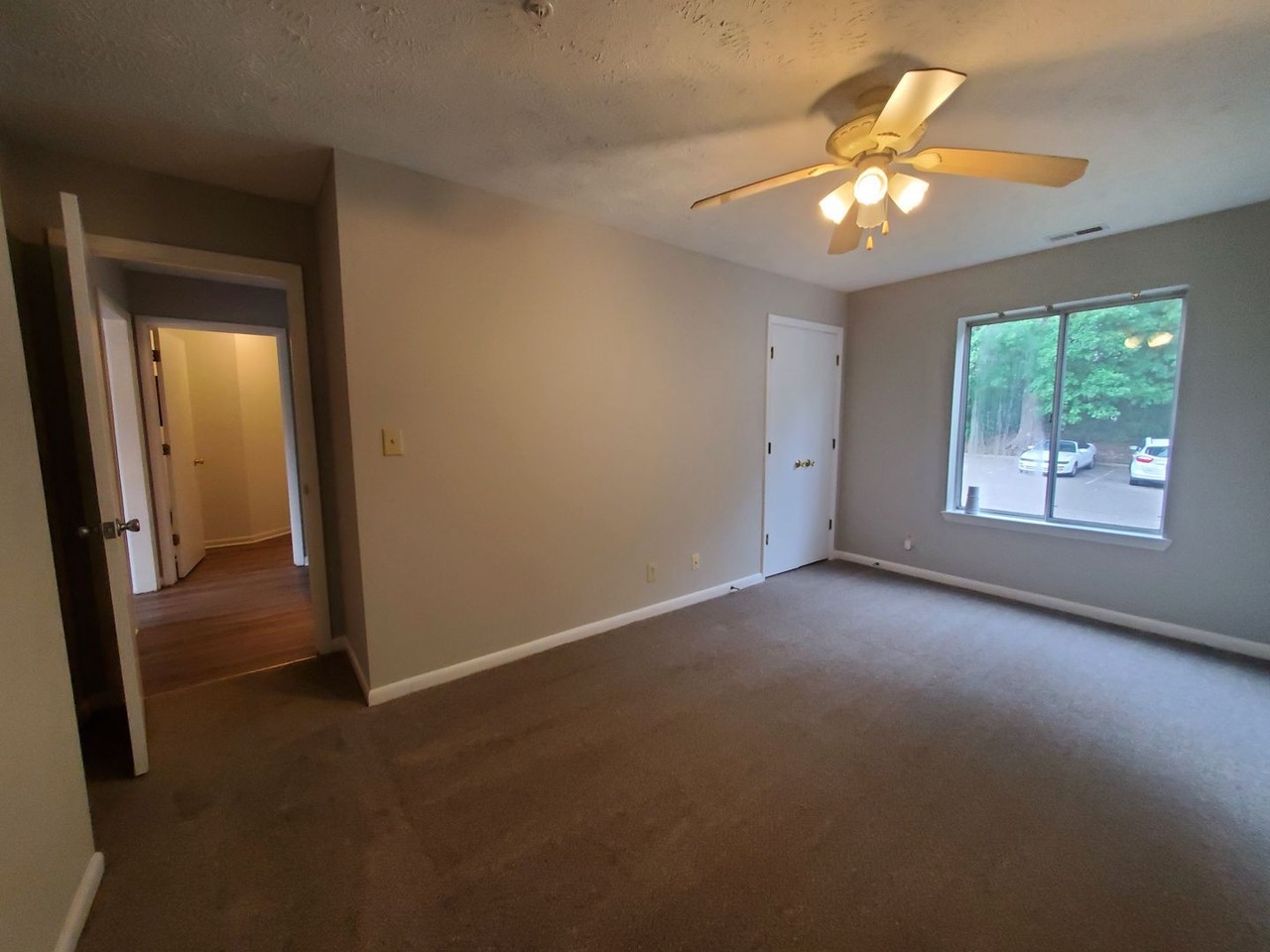 3392 Galleria Dr - Photo 6 of 27