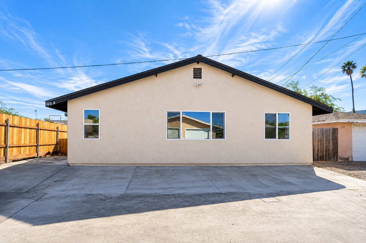 223 N B St #A - Photo 2 of 19