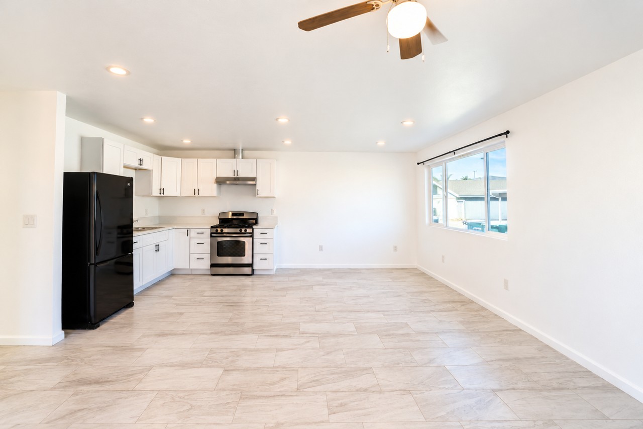 223 N B St #A - Photo 3 of 19