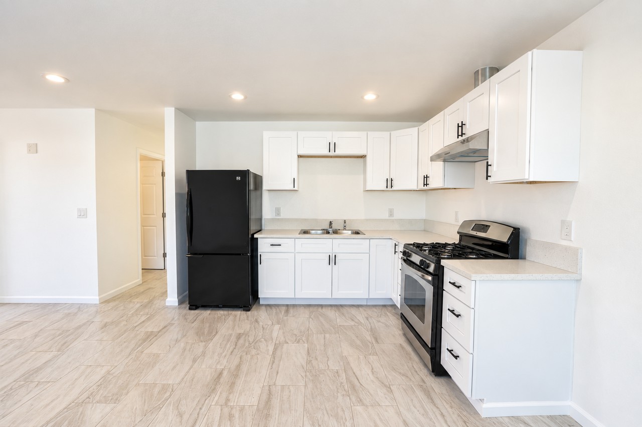 223 N B St #A - Photo 5 of 19