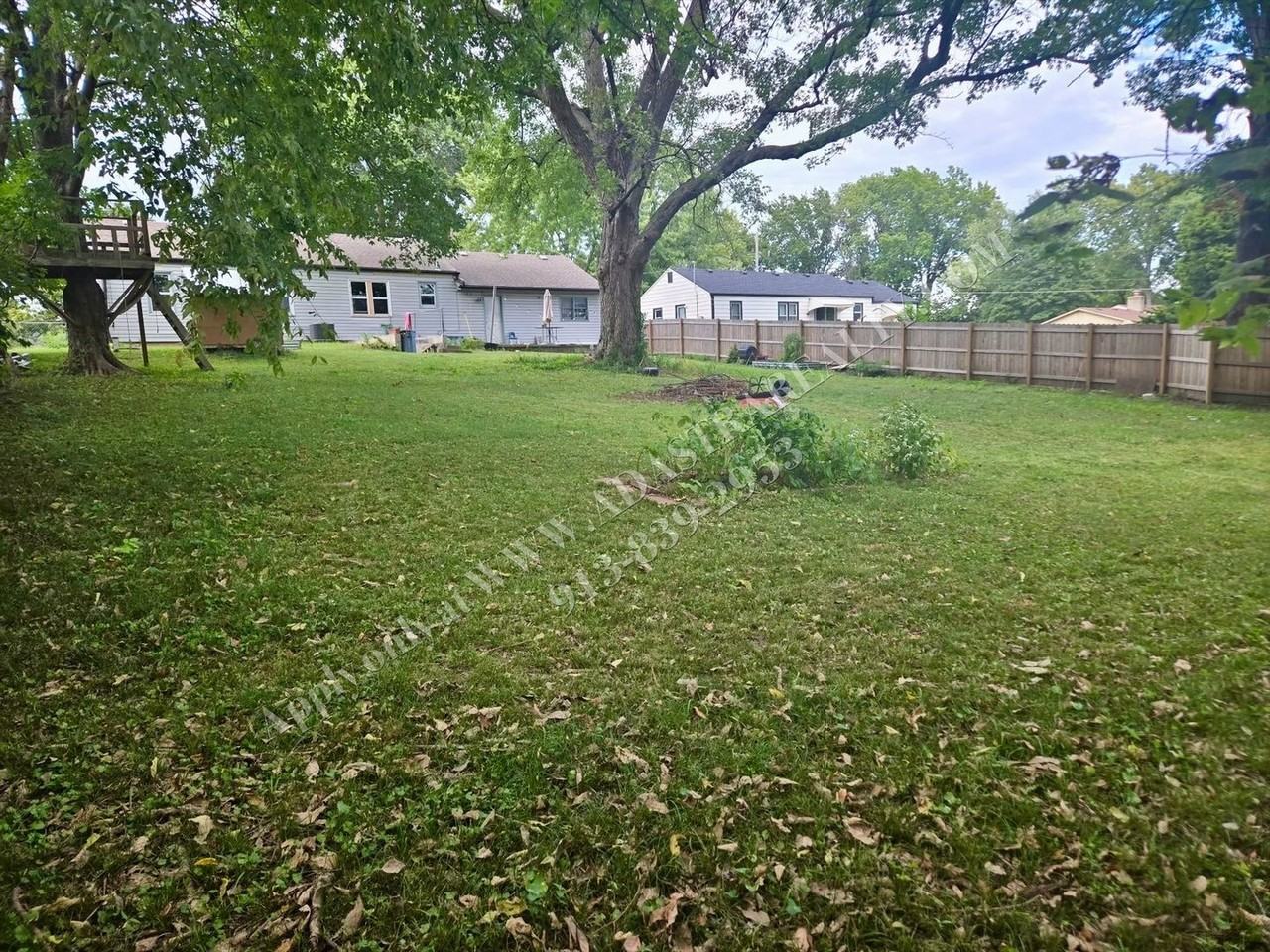 10219 W 56th St - Photo 2 of 4