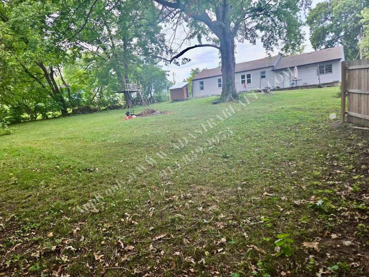 10219 W 56th St - Photo 3 of 4