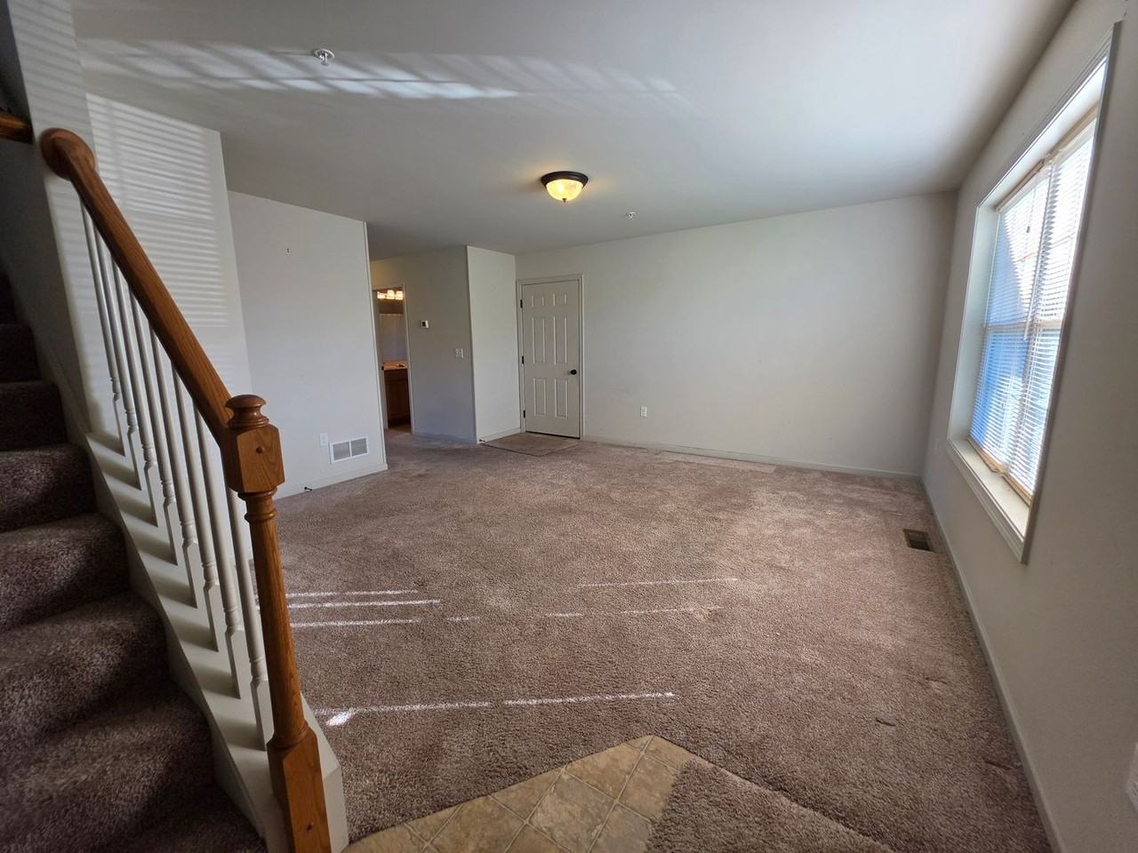172 Randolph Dr - Photo 4 of 30