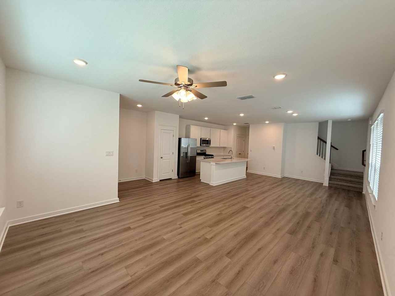 124 Hartson Dr - Photo 3 of 16