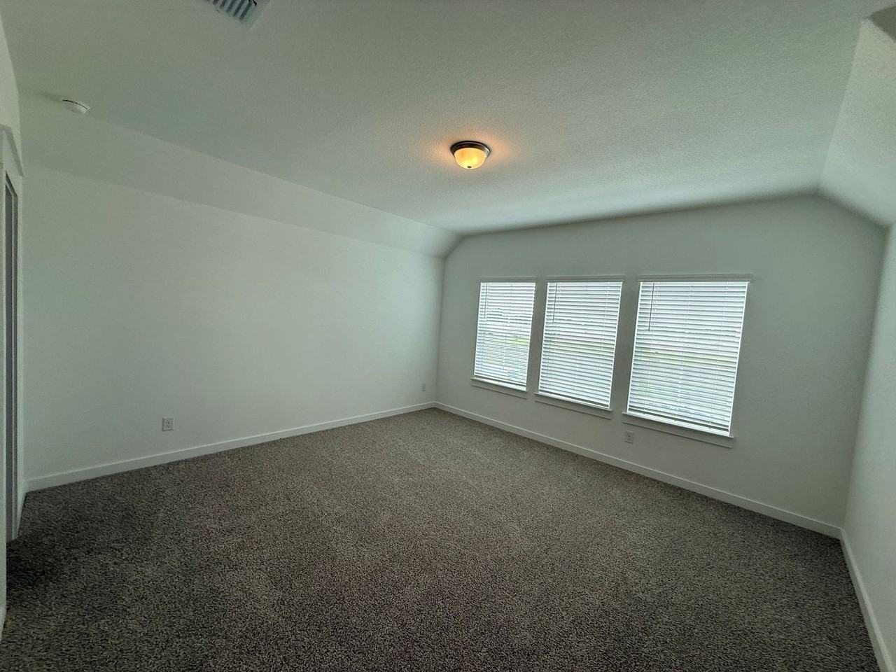 124 Hartson Dr - Photo 6 of 16