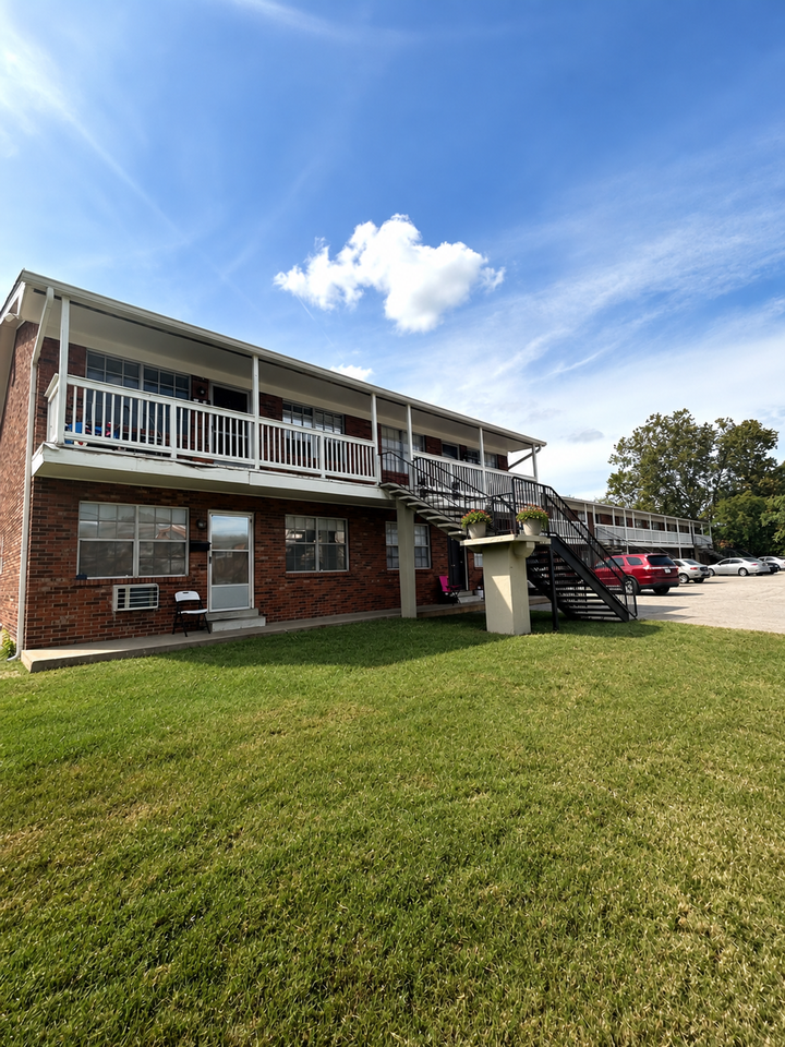 Comfortable Living. Convenient Location. Welcome to Briarbridge. - Photo 2 of 24