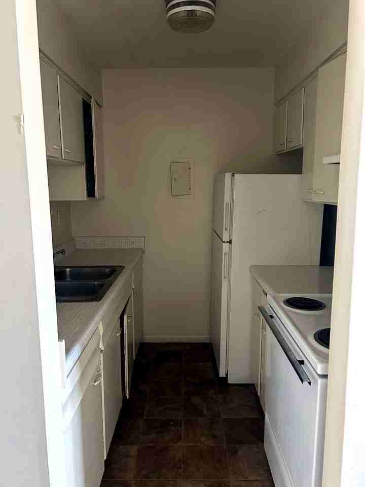 Comfortable Living. Convenient Location. Welcome to Briarbridge. - Photo 5 of 24