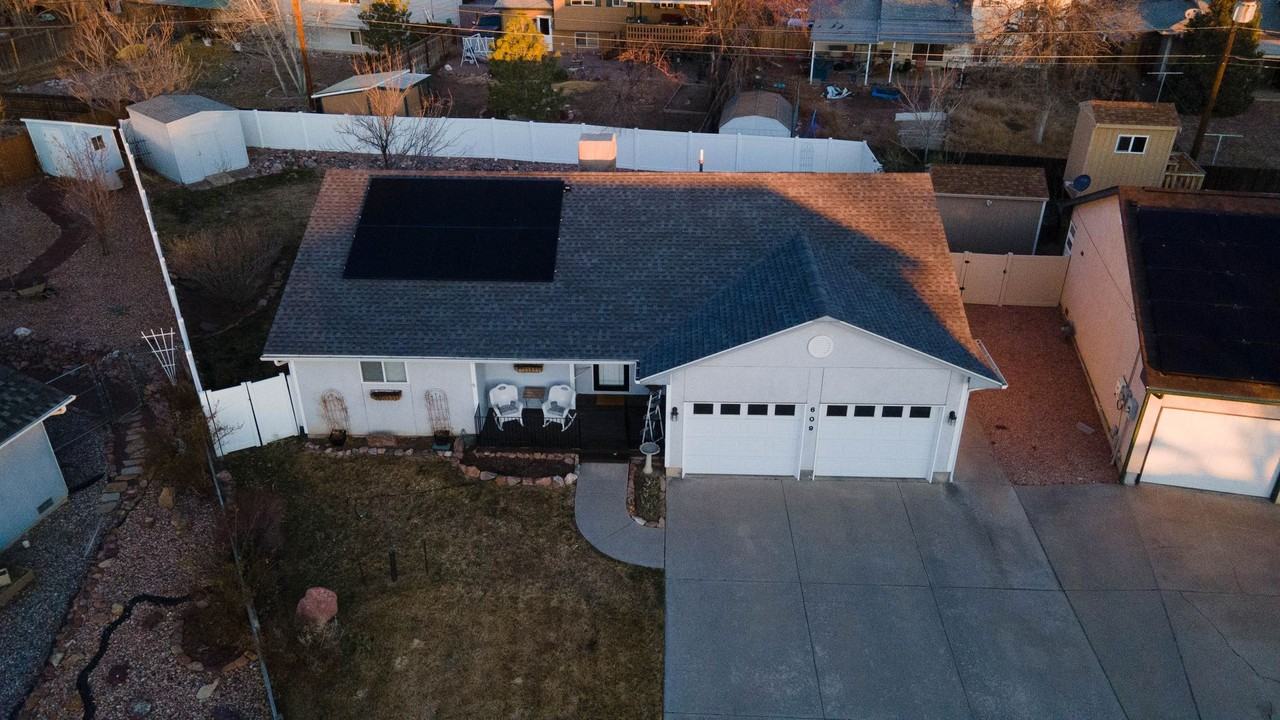 609 Cobblestone Ct - Photo 2 of 28