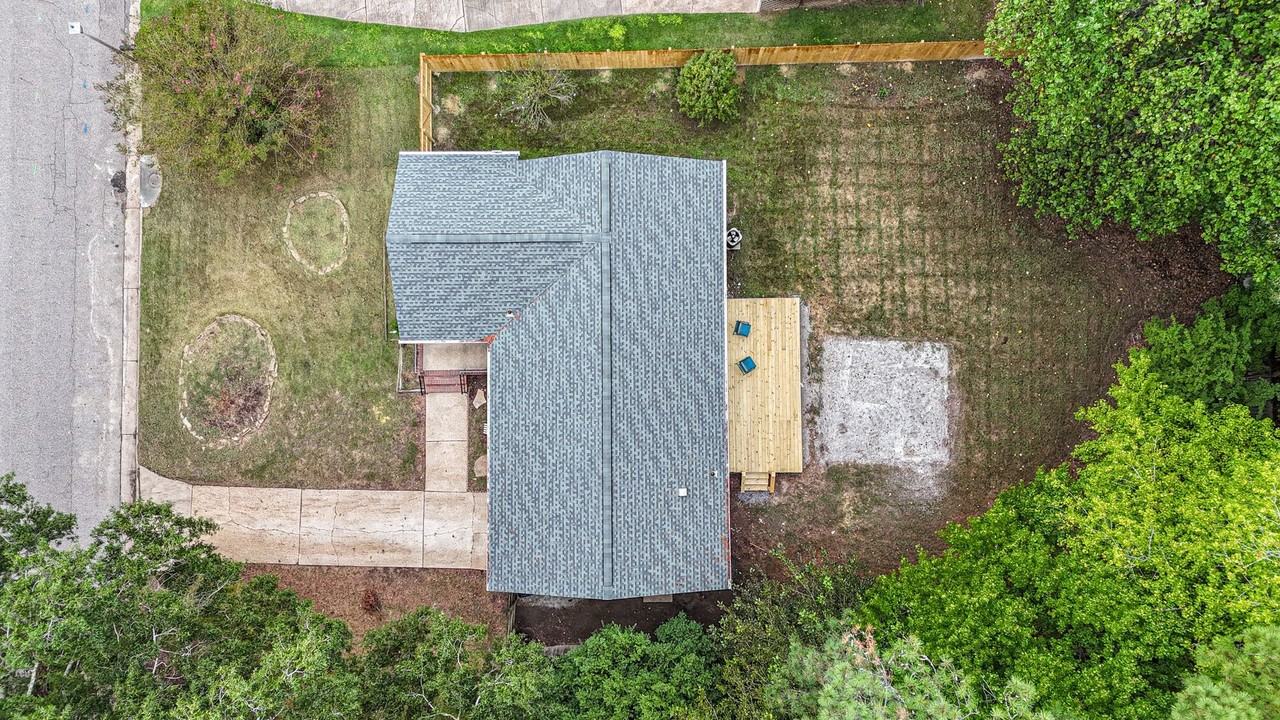 117 Queen Mary Ct - Photo 3 of 34