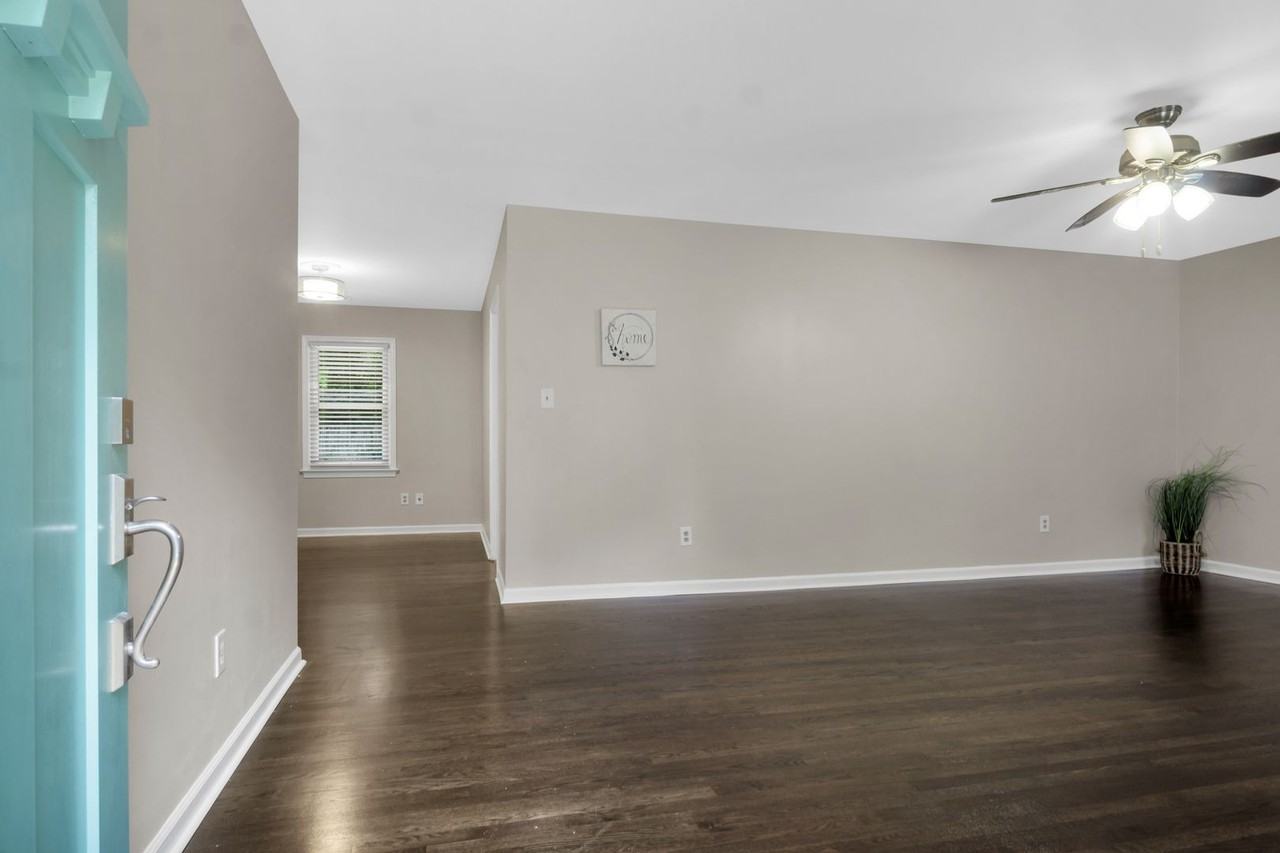 117 Queen Mary Ct - Photo 7 of 34