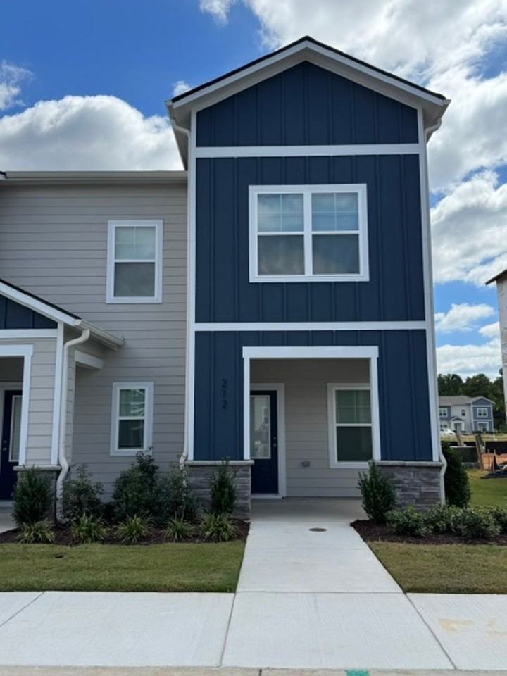 212 Rooker Dr - Photo 2 of 13