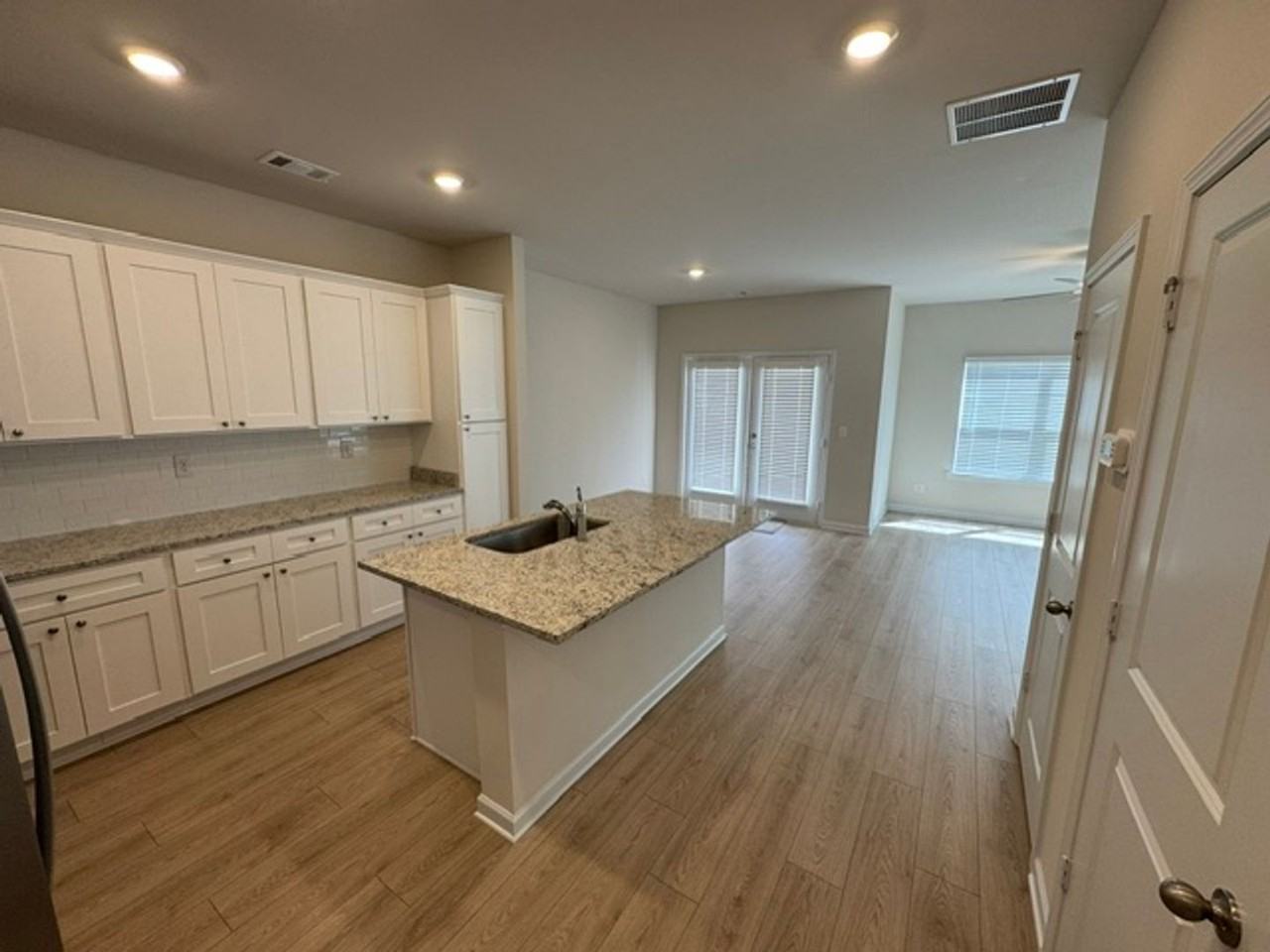 212 Rooker Dr - Photo 3 of 13