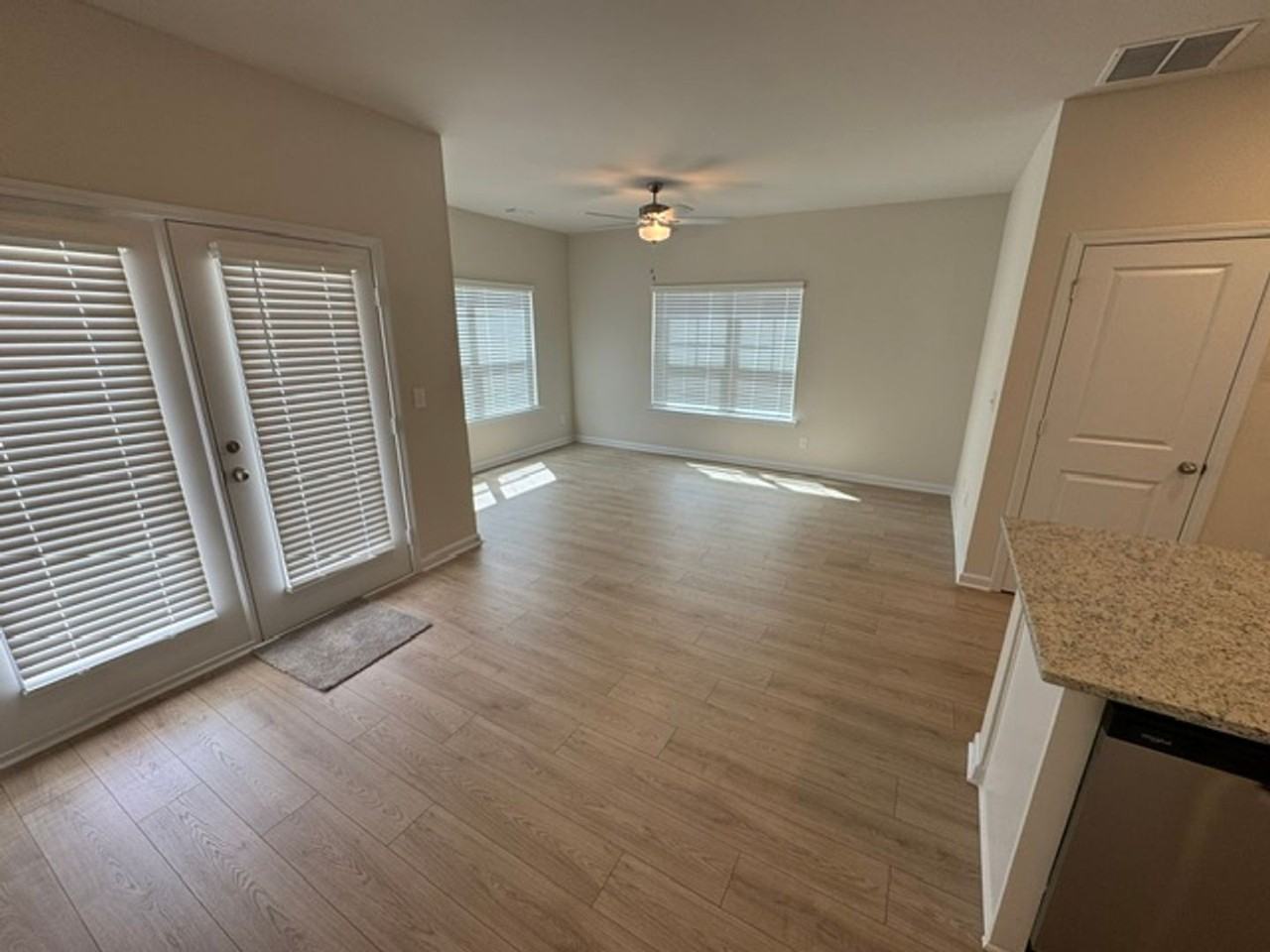 212 Rooker Dr - Photo 5 of 13