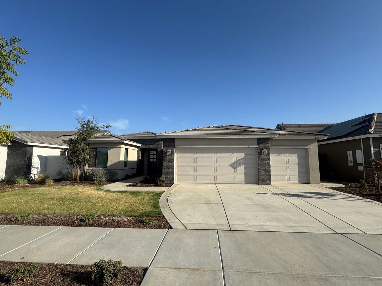12714 Graham Ct - Photo 2 of 16