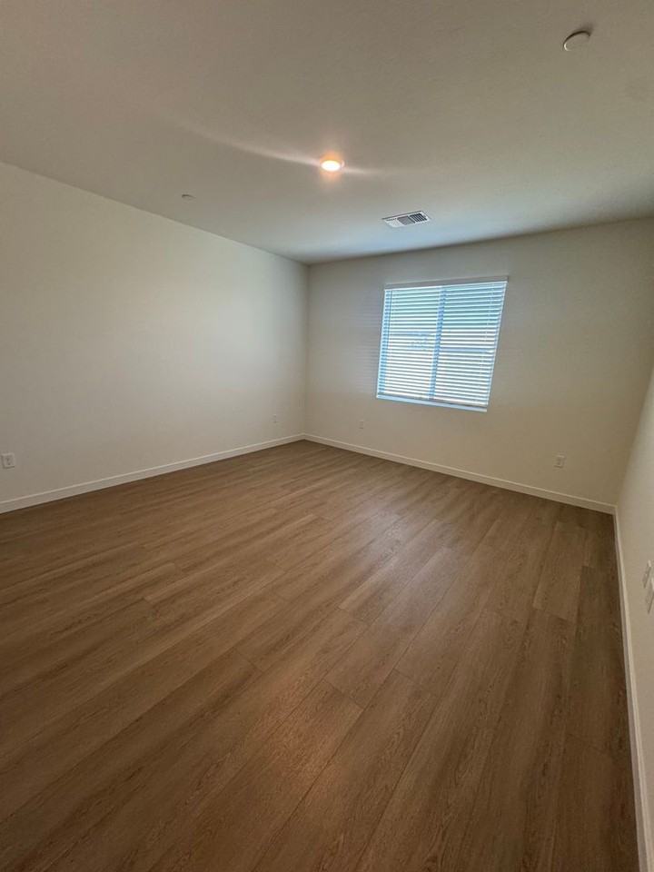 12714 Graham Ct - Photo 7 of 16