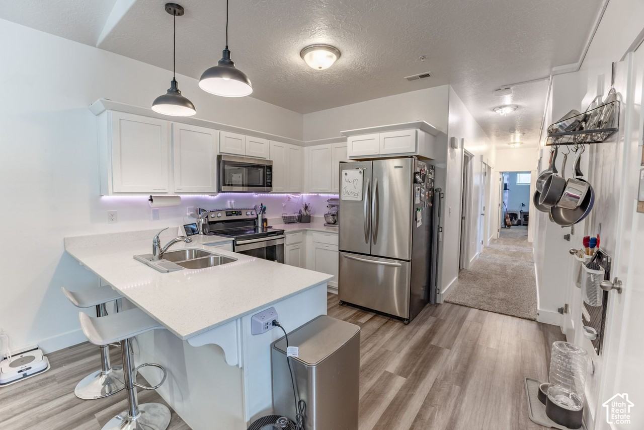 352 W 785 N - Photo 5 of 17
