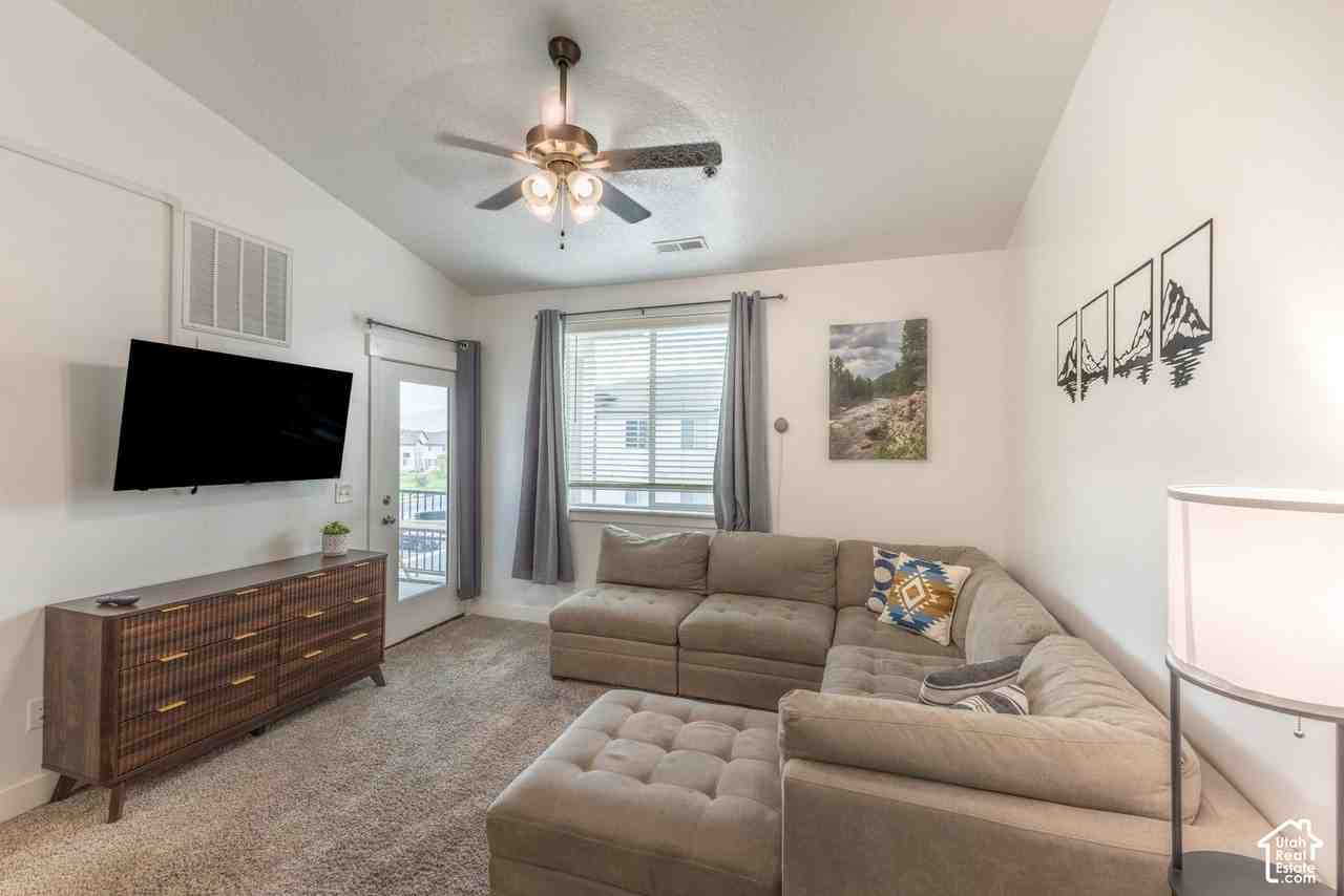 352 W 785 N - Photo 7 of 17