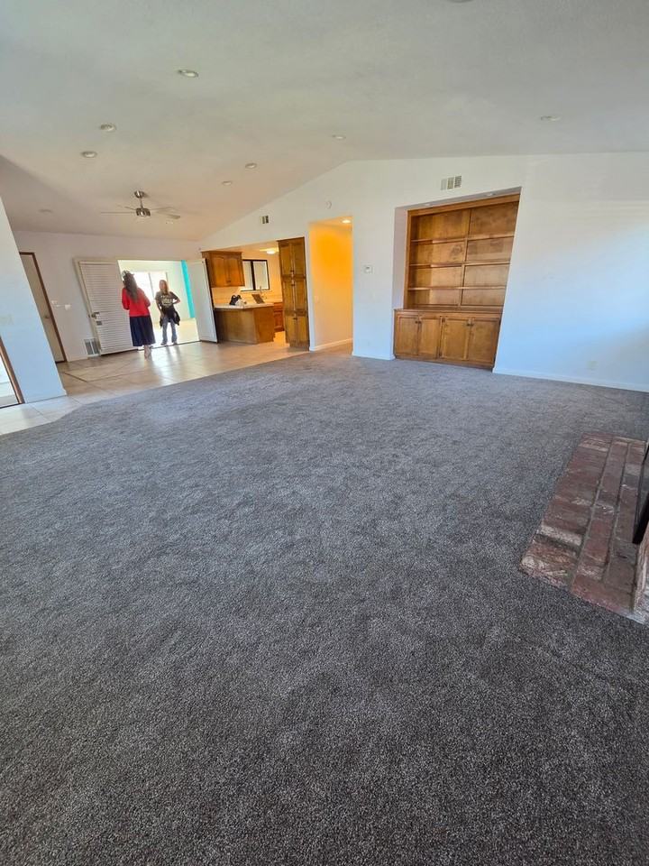 696 Tilia St - Photo 3 of 12