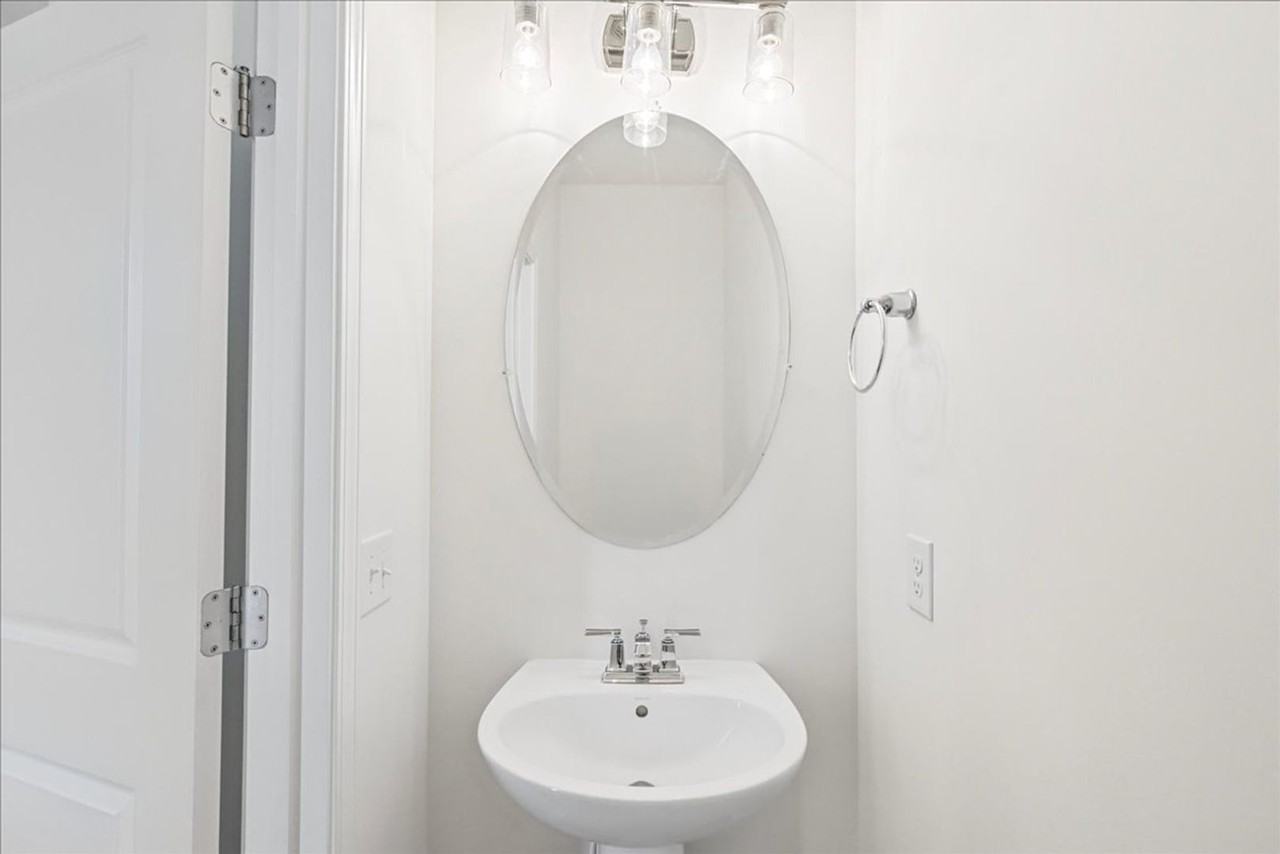 33 Southern Way - Photo 4 of 42
