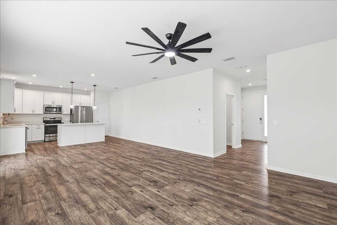 33 Southern Way - Photo 7 of 42