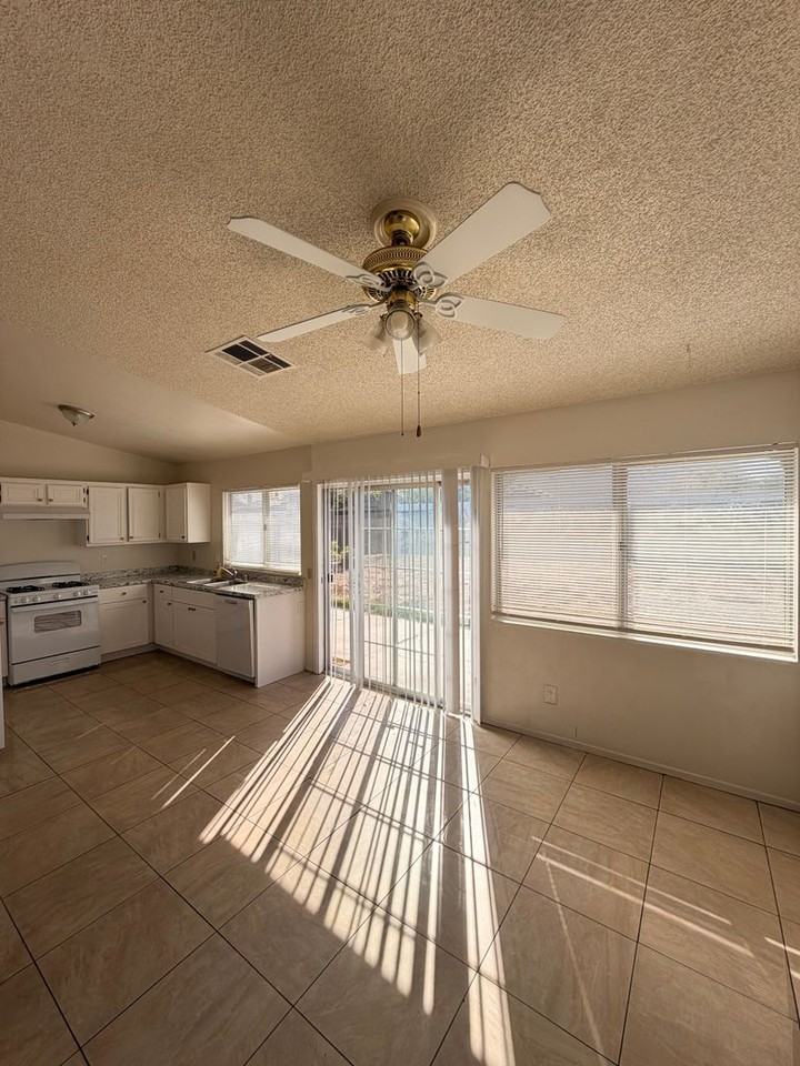 13193 Running Deer Rd - Photo 3 of 20