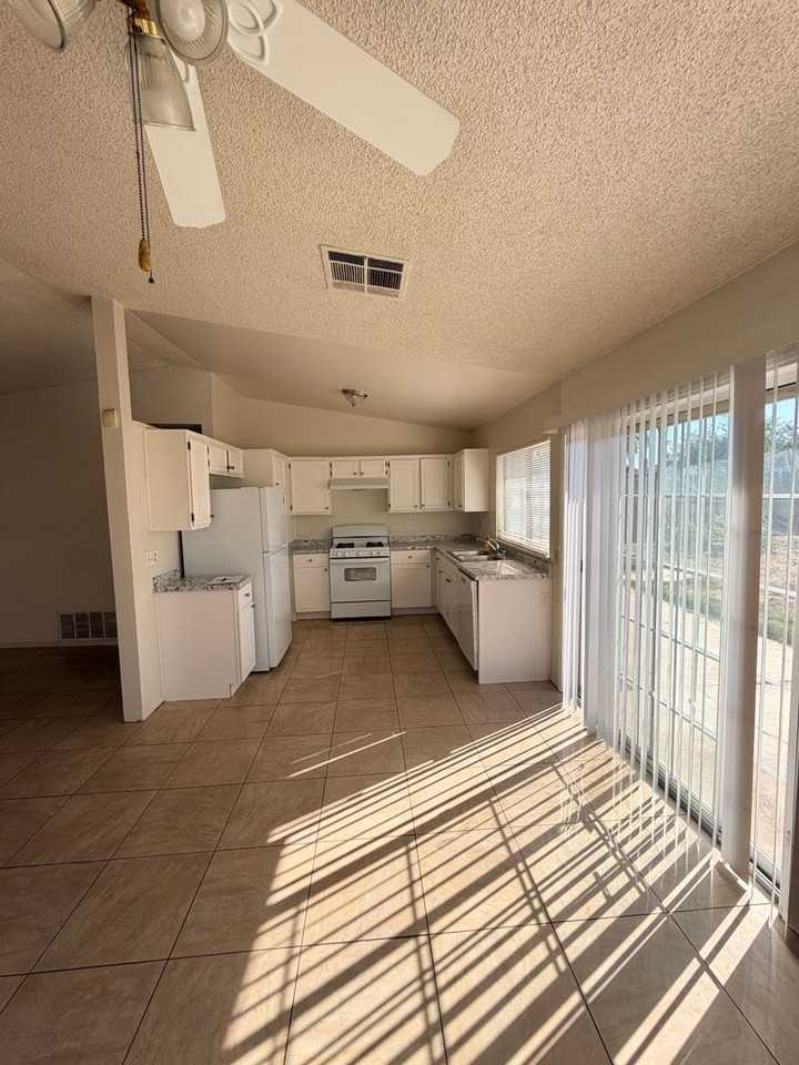 13193 Running Deer Rd - Photo 4 of 20
