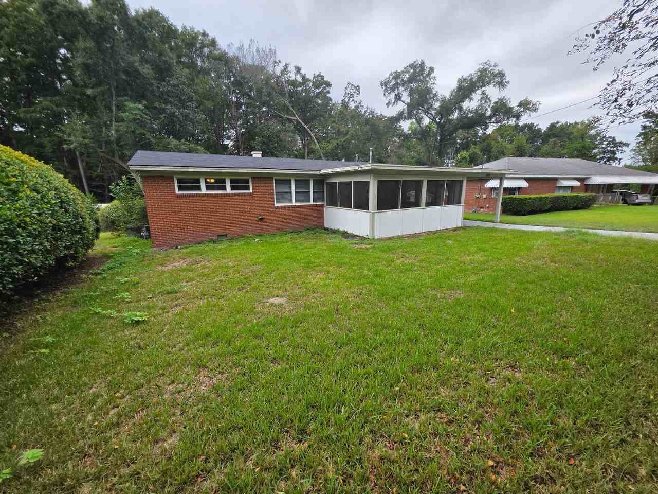 2412 Bass Ave - Photo 2 of 18